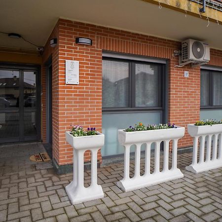 Gelsomino Suite Leonardo Academy, Mxp & Laghi Сесто-Календе Экстерьер фото